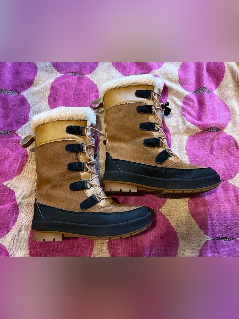 Alberta Shearling Lined Winter Boots with Bungee Straps - Picture 10 of 10